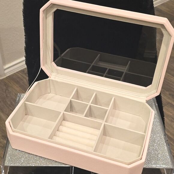 At Home Windowed Sectioned Jewelry Storage - Picture 5 of 10